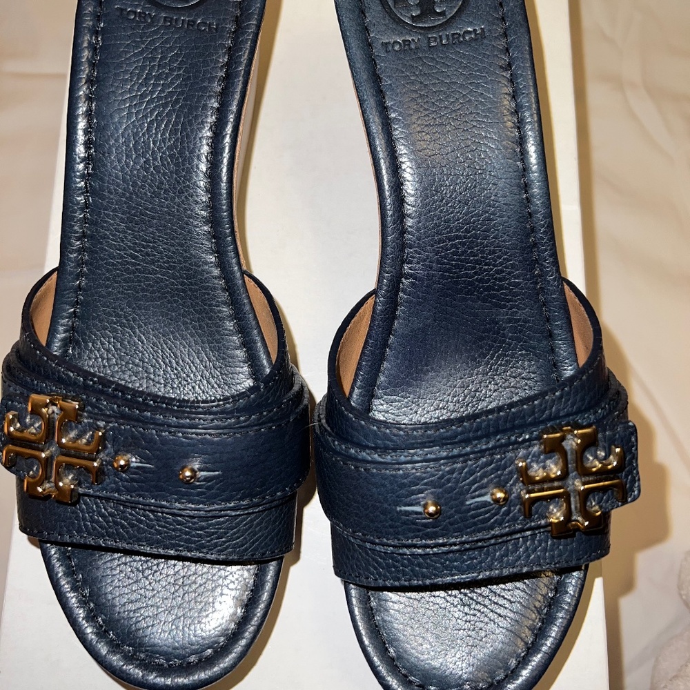 Tory Burch Elina wedge Tory Navy size 11
